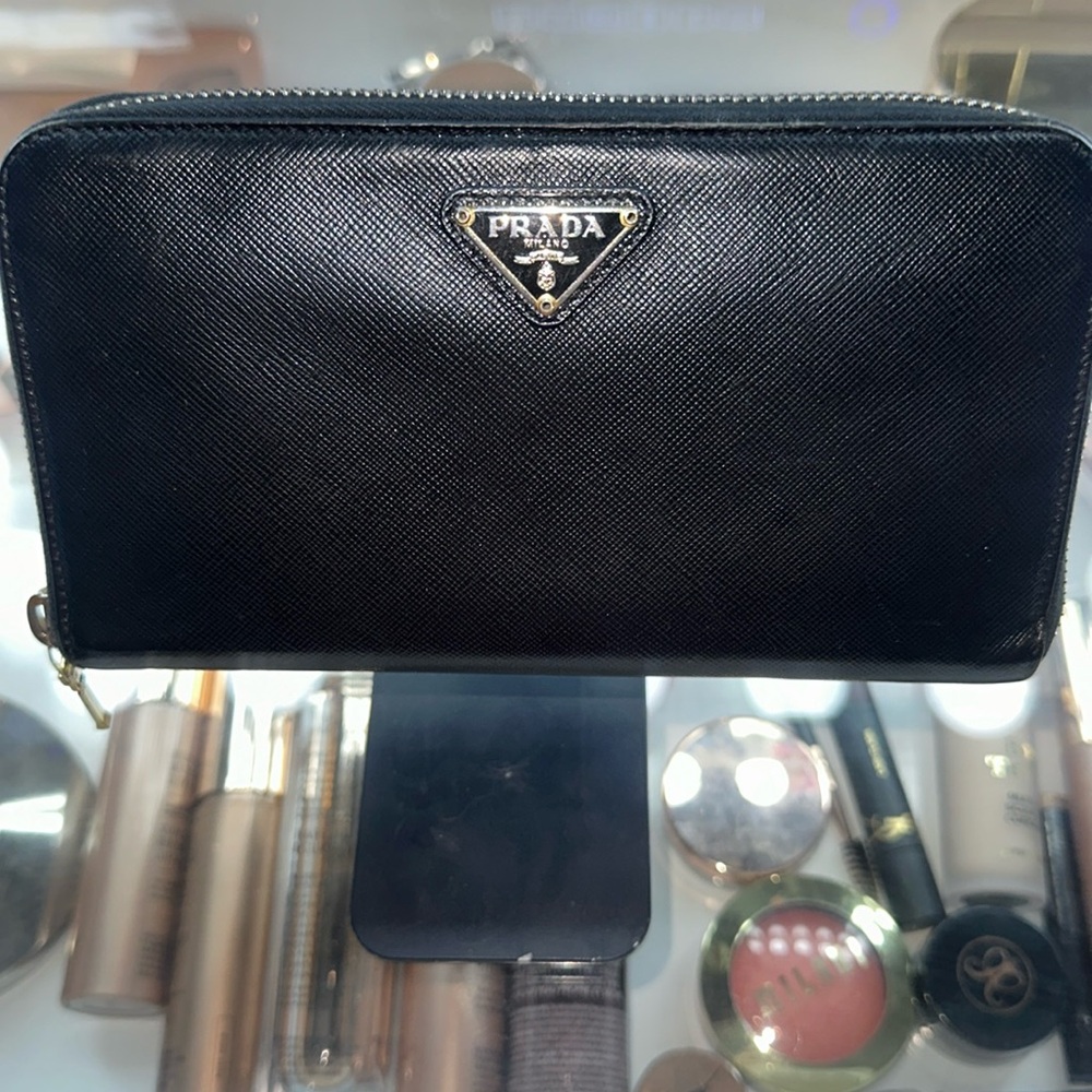 PRADA black leather wallet - Picture 1 of 5